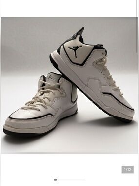 Nike Jordan White Black Athletic Grade School 2.5Y Sneakers Running Shoes Boy